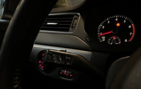 Volkswagen Jetta VI, 2011 год, 830 000 рублей, 20 фотография
