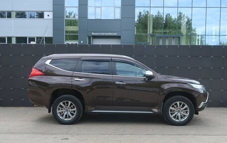 Mitsubishi Pajero Sport III рестайлинг, 2020 год, 3 350 000 рублей, 5 фотография