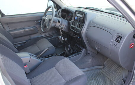 Nissan NP300, 2011 год, 1 300 000 рублей, 9 фотография