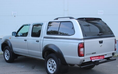 Nissan NP300, 2011 год, 1 300 000 рублей, 5 фотография
