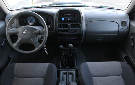 Nissan NP300, 2011 год, 1 300 000 рублей, 13 фотография