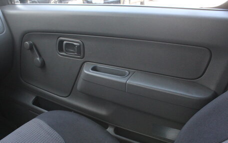 Nissan NP300, 2011 год, 1 300 000 рублей, 22 фотография