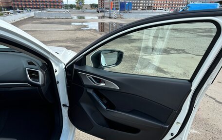 Mazda 3, 2017 год, 1 720 000 рублей, 13 фотография
