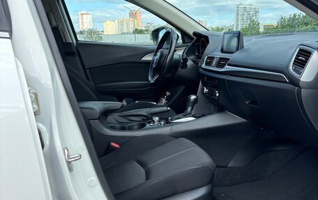 Mazda 3, 2017 год, 1 720 000 рублей, 28 фотография