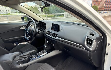 Mazda 3, 2017 год, 1 720 000 рублей, 30 фотография