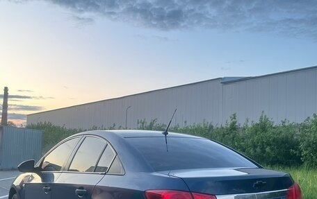Chevrolet Cruze II, 2010 год, 475 000 рублей, 4 фотография