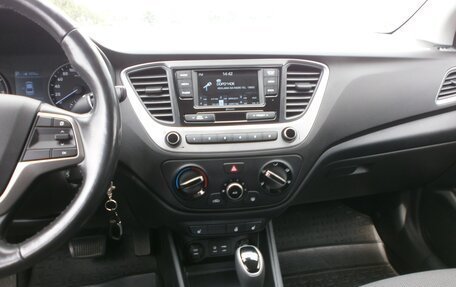 Hyundai Solaris II рестайлинг, 2017 год, 1 215 000 рублей, 11 фотография