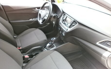 Hyundai Solaris II рестайлинг, 2017 год, 1 215 000 рублей, 18 фотография