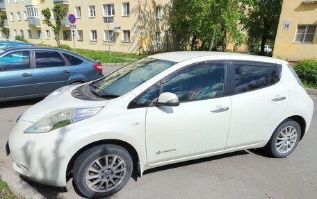 Nissan Leaf I, 2013 год, 700 000 рублей, 5 фотография