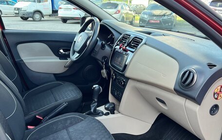 Renault Logan II, 2017 год, 900 000 рублей, 7 фотография