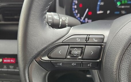 Toyota Yaris Cross, 2020 год, 2 500 000 рублей, 35 фотография