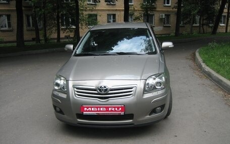 Toyota Avensis III рестайлинг, 2006 год, 750 000 рублей, 4 фотография