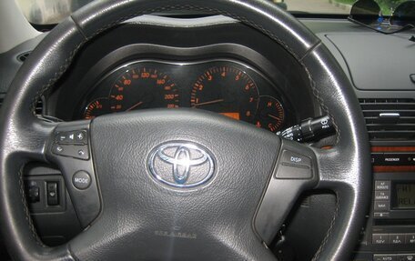 Toyota Avensis III рестайлинг, 2006 год, 750 000 рублей, 20 фотография