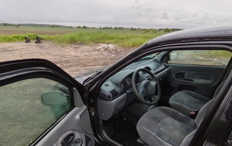 Renault Clio III, 2001 год, 260 000 рублей, 10 фотография