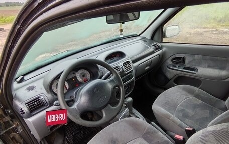 Renault Clio III, 2001 год, 260 000 рублей, 11 фотография