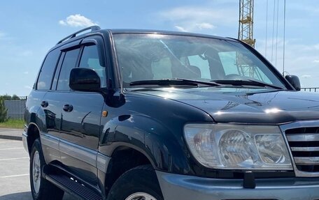 Toyota Land Cruiser 100 рестайлинг 2, 2006 год, 2 180 000 рублей, 6 фотография