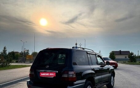 Toyota Land Cruiser 100 рестайлинг 2, 2006 год, 2 180 000 рублей, 3 фотография