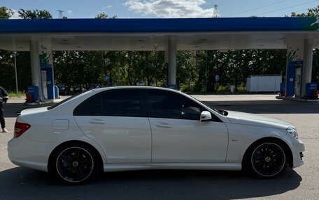 Mercedes-Benz C-Класс, 2011 год, 1 600 000 рублей, 2 фотография