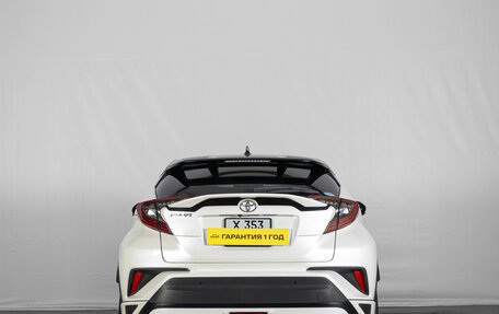 Toyota C-HR I рестайлинг, 2018 год, 2 679 000 рублей, 6 фотография