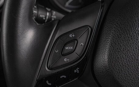 Toyota C-HR I рестайлинг, 2018 год, 2 679 000 рублей, 11 фотография