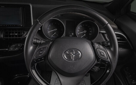 Toyota C-HR I рестайлинг, 2018 год, 2 679 000 рублей, 12 фотография