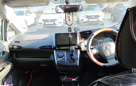 Toyota Wish II, 2013 год, 1 750 000 рублей, 3 фотография