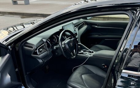 Toyota Camry, 2022 год, 3 100 000 рублей, 10 фотография