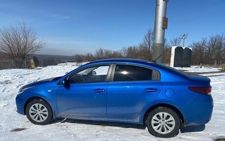 KIA Rio IV, 2018 год, 1 550 000 рублей, 4 фотография