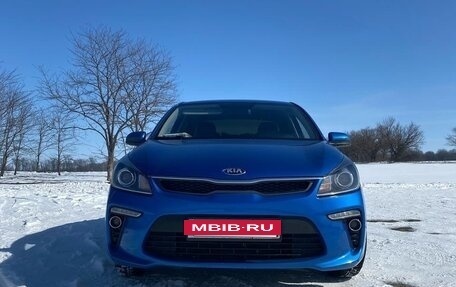 KIA Rio IV, 2018 год, 1 550 000 рублей, 2 фотография