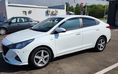 Hyundai Solaris II рестайлинг, 2020 год, 1 350 000 рублей, 3 фотография