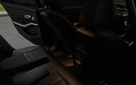 BMW 3 серия, 2019 год, 4 400 000 рублей, 32 фотография
