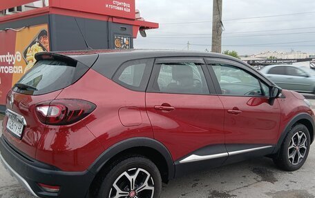 Renault Kaptur I рестайлинг, 2019 год, 1 500 000 рублей, 2 фотография