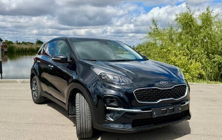 KIA Sportage IV рестайлинг, 2020 год, 2 300 000 рублей, 2 фотография