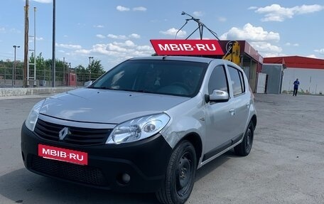 Renault Sandero I, 2011 год, 390 000 рублей, 2 фотография