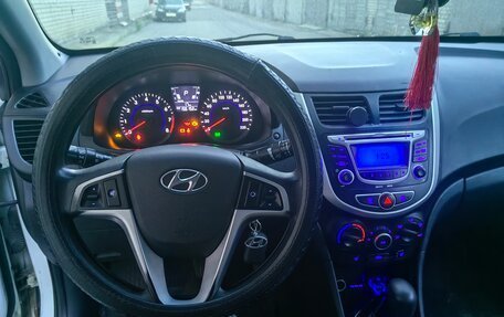 Hyundai Solaris II рестайлинг, 2012 год, 600 000 рублей, 6 фотография