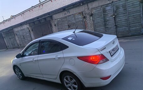 Hyundai Solaris II рестайлинг, 2012 год, 600 000 рублей, 4 фотография