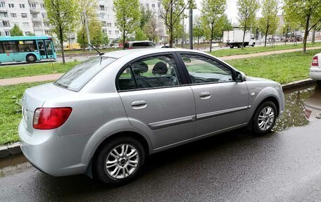 KIA Rio II, 2011 год, 750 000 рублей, 2 фотография