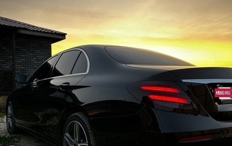 Mercedes-Benz E-Класс, 2019 год, 4 350 000 рублей, 2 фотография