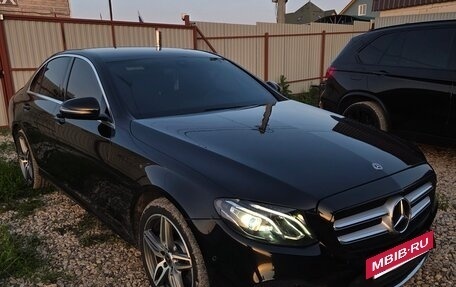 Mercedes-Benz E-Класс, 2019 год, 4 350 000 рублей, 5 фотография