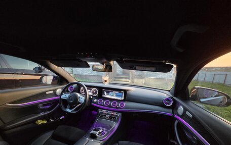 Mercedes-Benz E-Класс, 2019 год, 4 350 000 рублей, 21 фотография
