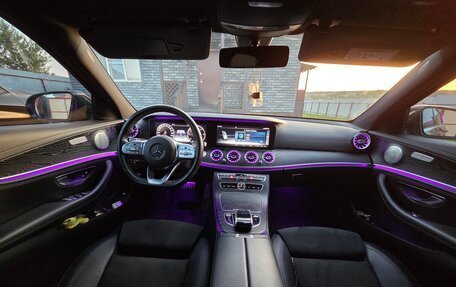 Mercedes-Benz E-Класс, 2019 год, 4 350 000 рублей, 20 фотография