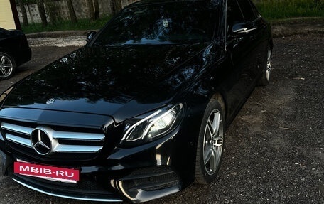 Mercedes-Benz E-Класс, 2019 год, 4 350 000 рублей, 10 фотография