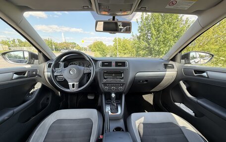 Volkswagen Jetta VI, 2013 год, 900 000 рублей, 19 фотография