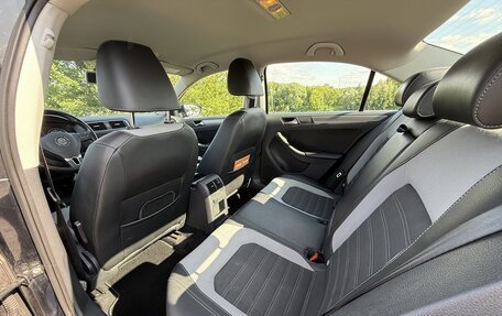 Volkswagen Jetta VI, 2013 год, 900 000 рублей, 18 фотография
