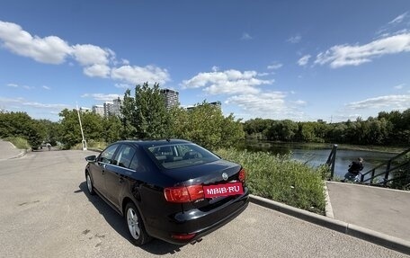 Volkswagen Jetta VI, 2013 год, 900 000 рублей, 2 фотография