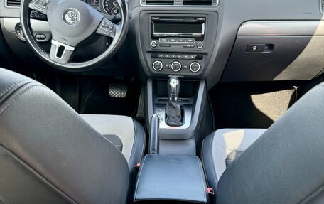 Volkswagen Jetta VI, 2013 год, 900 000 рублей, 27 фотография