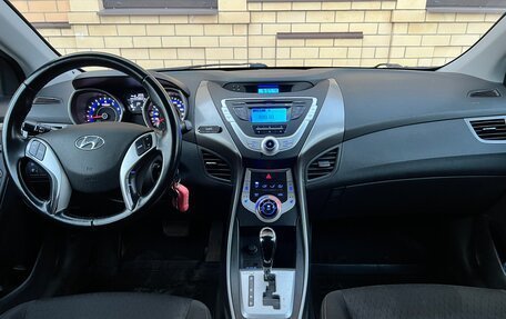 Hyundai Elantra V, 2011 год, 950 000 рублей, 7 фотография