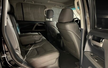 Toyota Land Cruiser 200, 2010 год, 2 799 999 рублей, 7 фотография