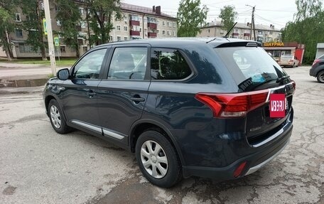 Mitsubishi Outlander III рестайлинг 3, 2016 год, 1 520 000 рублей, 4 фотография