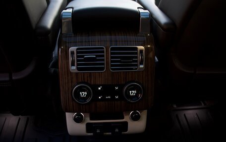 Land Rover Range Rover IV рестайлинг, 2019 год, 6 900 000 рублей, 11 фотография